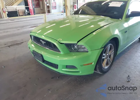 2014 Ford Mustang V6 из США, поврежденный, VIN 1ZVBP8AMXE5217678